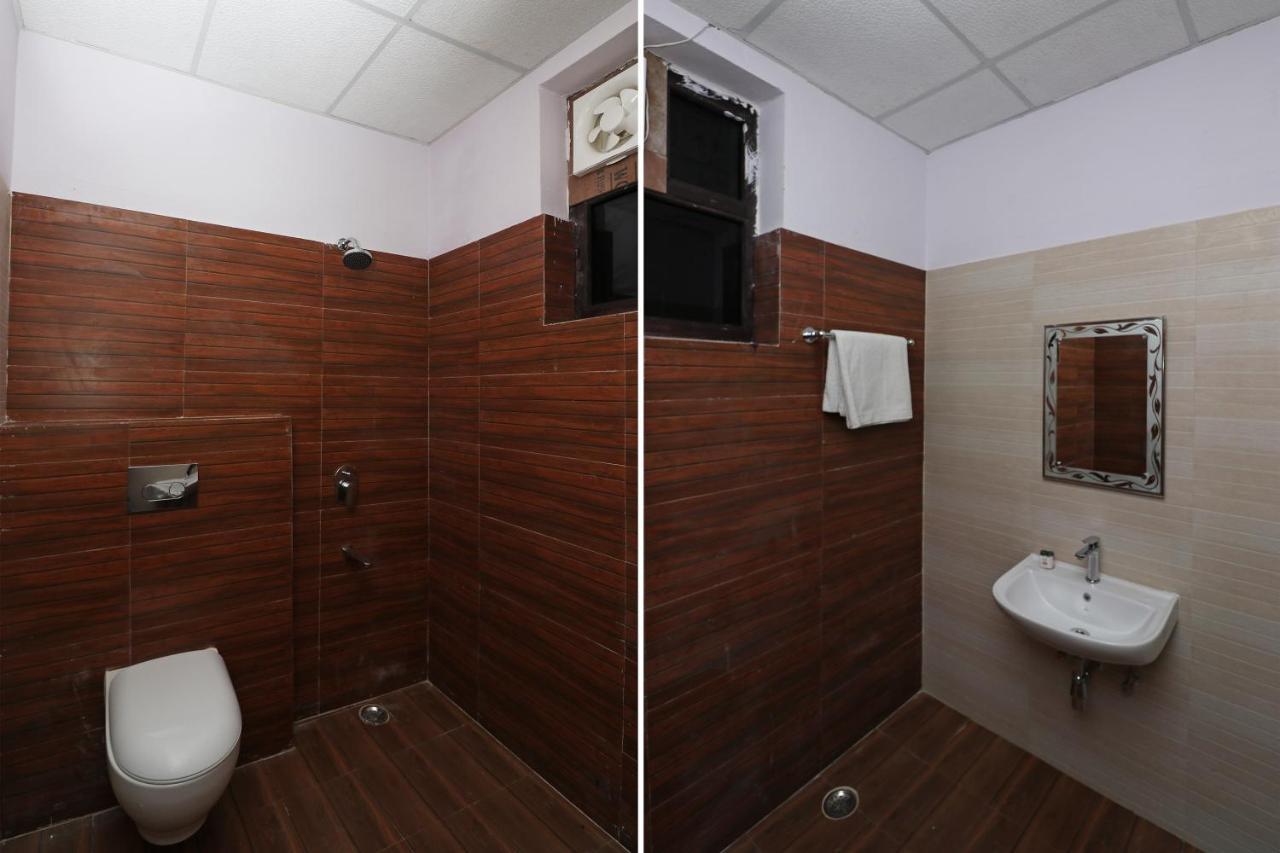 לקנאו Capital O Hotel Royal Inn Near Gomti Riverfront Park מראה חיצוני תמונה