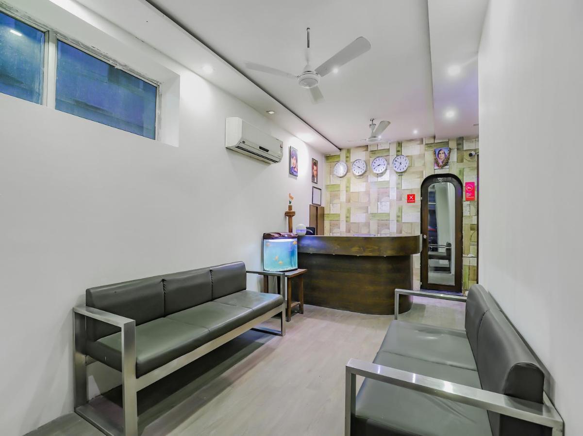 לקנאו Capital O Hotel Royal Inn Near Gomti Riverfront Park מראה חיצוני תמונה